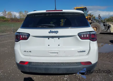 2022 Jeep Compass Latitude 4X4 из США, поврежденный, VIN 3C4NJDBB3NT176785